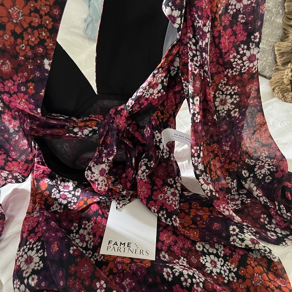 NWT FAME AND PARTNERS BEAUTIFUL FLORAL DRESS IN A PERFECT FALL COLOR-WAY - Picture 3 of 11